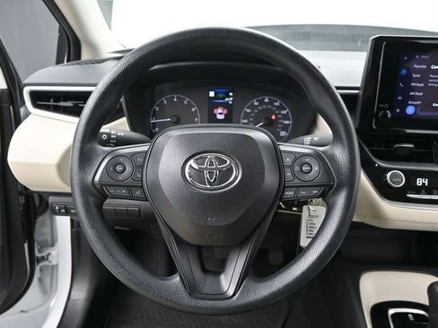 Used 2025 Toyota Corolla LE image 7