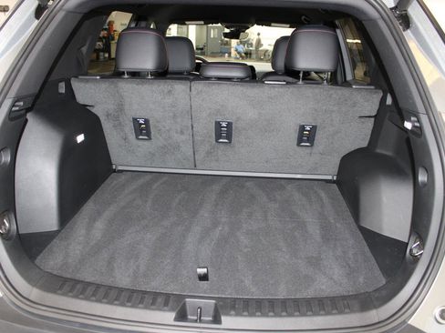 Used 2025 Chevrolet Equinox RS w/ Safety and Technology Package FWD image 21