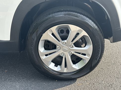 Certified 2026 Chevrolet Trax LS FWD image 21
