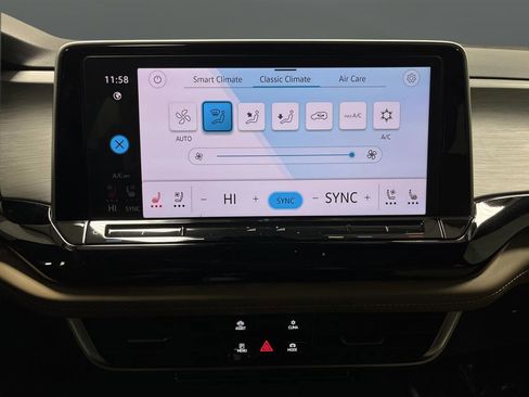 Used 2024 Volkswagen Atlas Cross Sport SE w/ Panoramic Sunroof Package image 19