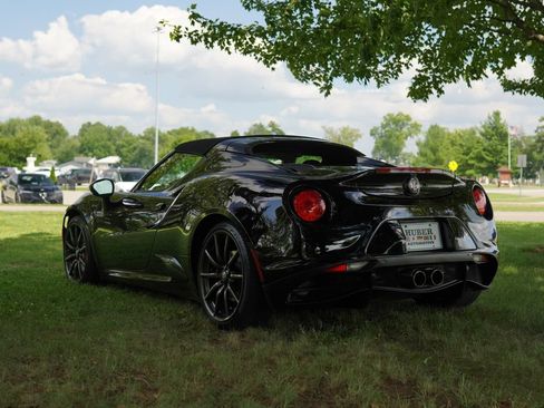 Used 2019 Alfa Romeo 4C Spider RWD image 7