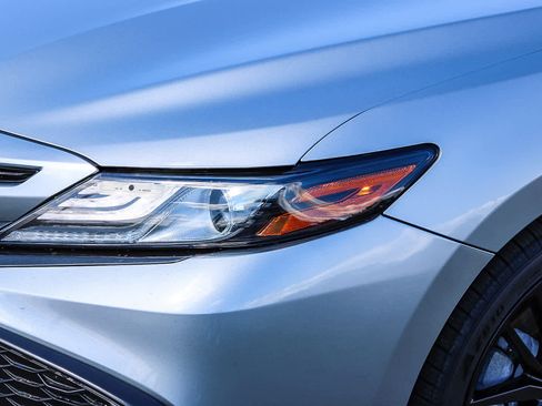 Used 2021 Toyota Camry XSE image 10