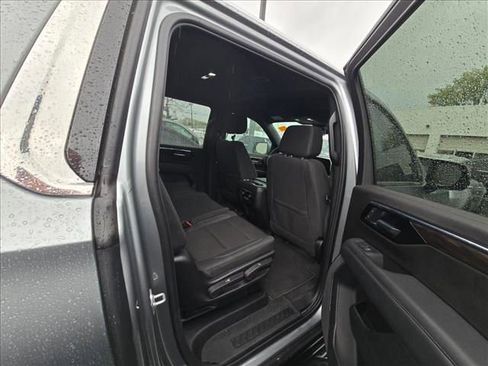 Certified 2025 Chevrolet Suburban LS image 19