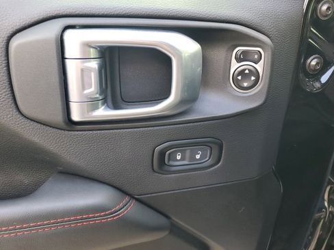 Used 2024 Jeep Wrangler Unlimited Rubicon image 9