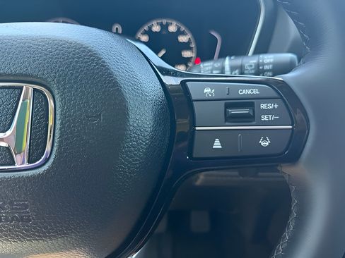 Used 2025 Honda Pilot Touring image 21