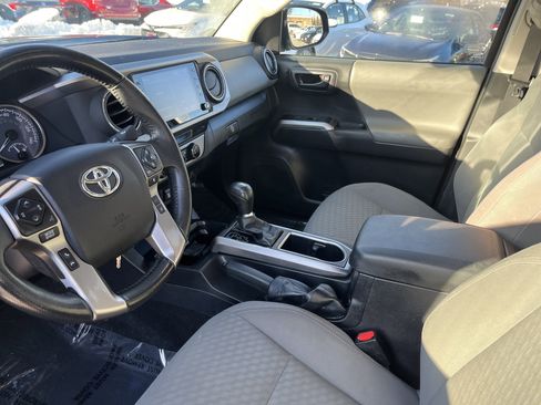 Certified 2022 Toyota Tacoma SR5 image 15
