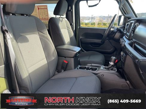 Used 2021 Jeep Wrangler Sport S image 18