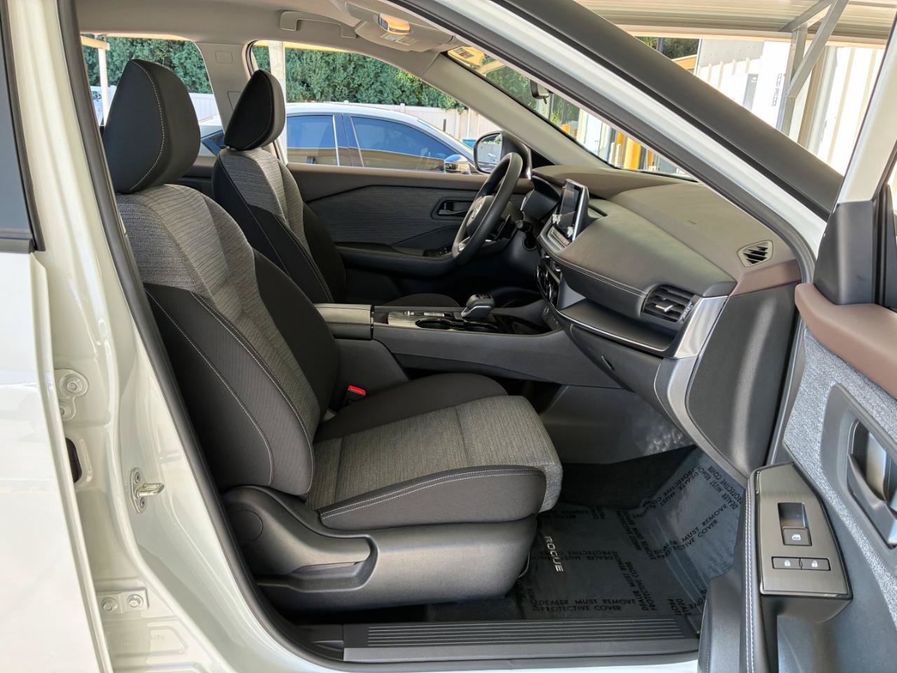 Used 2021 Nissan Rogue S FWD image 14