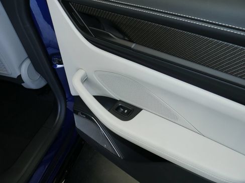 Certified 2026 Porsche Macan Turbo Electric AWD/4WD image 28