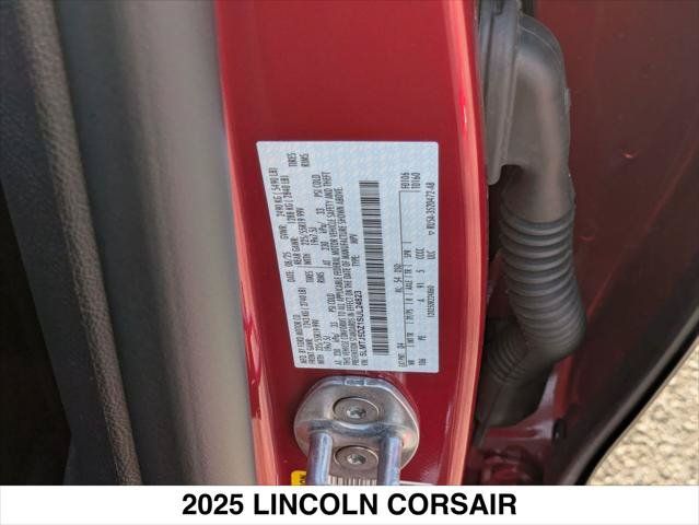 New 2025 Lincoln Corsair Grand Touring w/ Equipment Group 301A AWD/4WD image 15