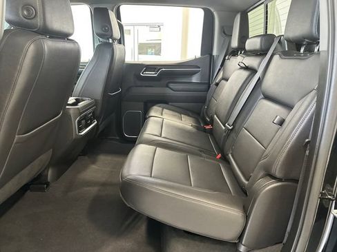 Used 2023 GMC Sierra 1500 SLT w/ SLT Convenience Package AWD/4WD image 31