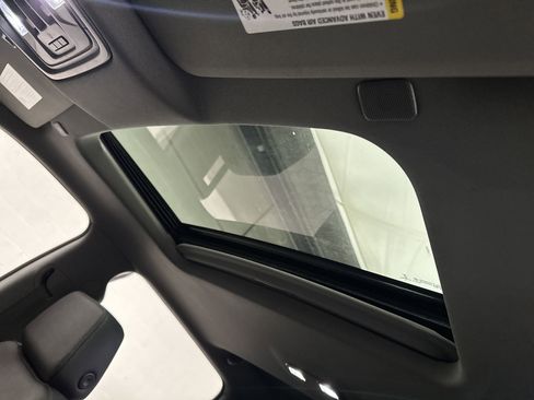 Used 2022 Chevrolet Silverado 1500 LTZ w/ LTZ Premium Package image 24