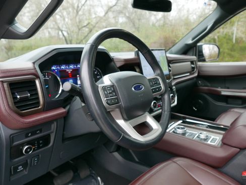 Used 2024 Ford Expedition Max Limited image 12