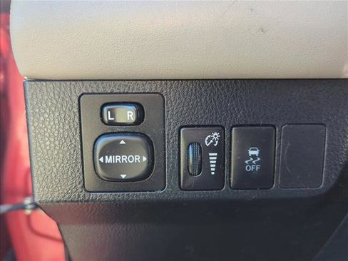 Used 2014 Toyota RAV4 Limited image 12