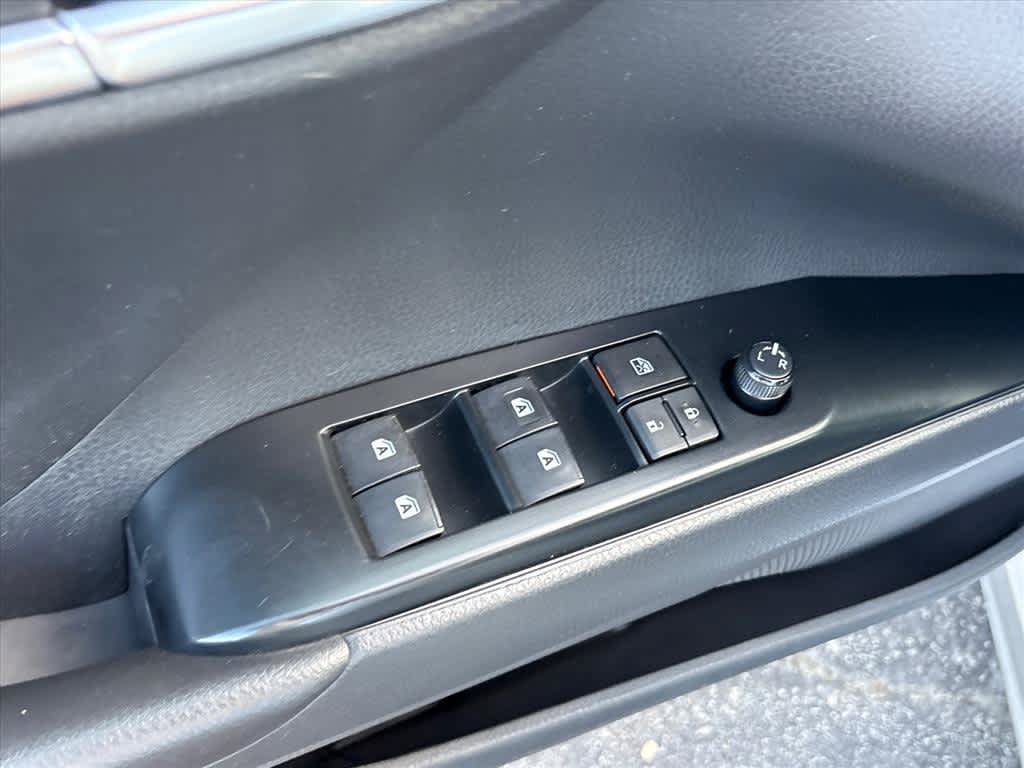 Used 2019 Toyota Camry SE w/ Convenience Package FWD image 22