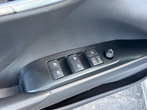 Used 2019 Toyota Camry SE w/ Convenience Package FWD image 22
