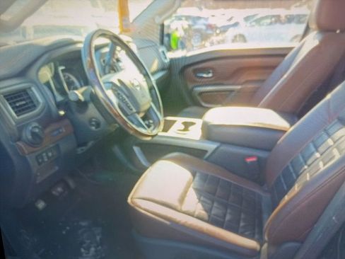 Used 2018 Nissan Titan Platinum Reserve w/ Platinum Utility Package image 5