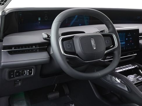 New 2026 Lincoln Nautilus Reserve AWD/4WD image 9