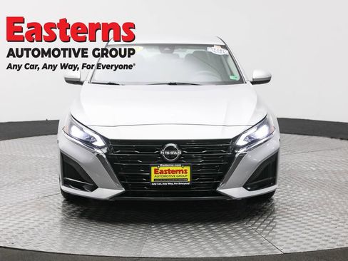 Used 2023 Nissan Altima 2.5 S image 2