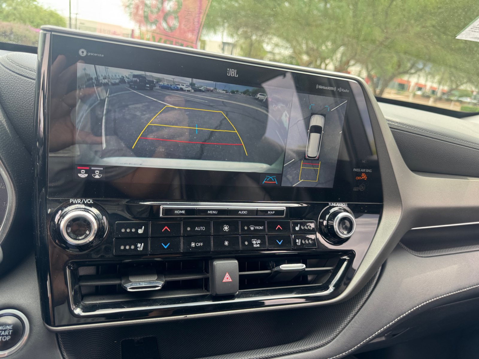 Used 2021 Toyota Highlander Limited FWD image 29