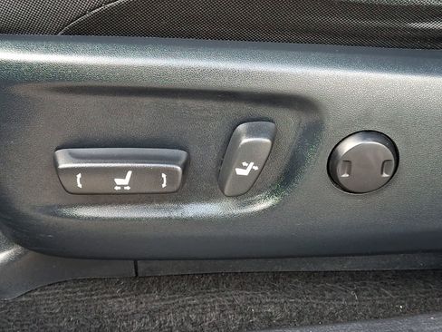 Certified 2018 Toyota 4Runner SR5 AWD/4WD image 17
