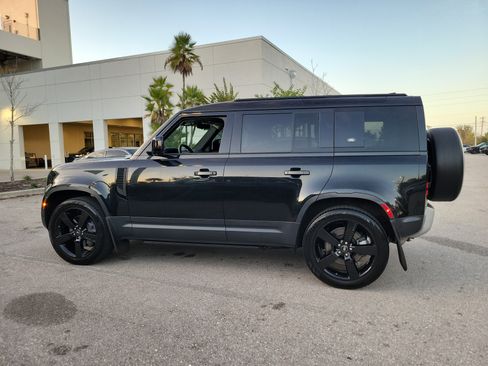 Used 2020 Land Rover Defender 110 HSE image 7