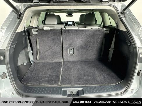 Used 2022 Toyota Highlander XLE AWD/4WD image 26