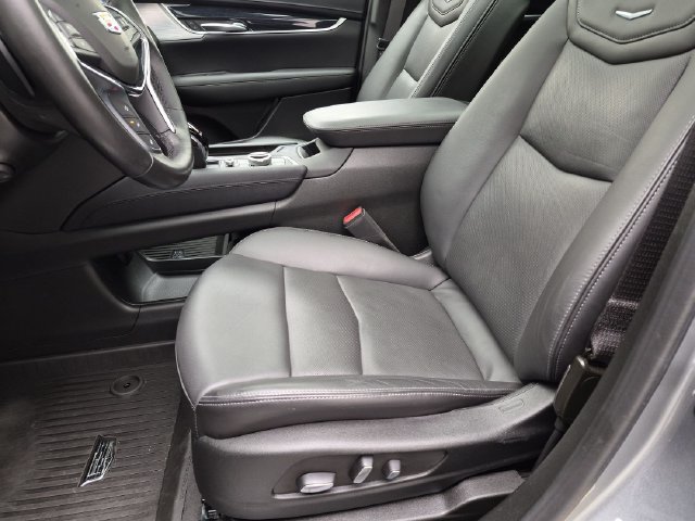 Certified 2024 Cadillac XT5 Premium Luxury w/ LPO, Floor Liner Package AWD/4WD image 21