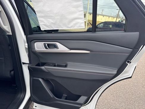 New 2026 Ford Explorer Active w/ Active Comfort Package AWD/4WD image 32