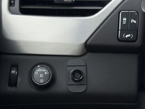 Used 2017 GMC Yukon SLE w/ SLE Value Package image 21