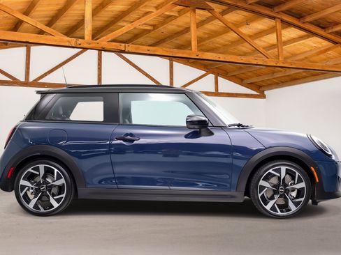 Used 2025 MINI Cooper S FWD image 7