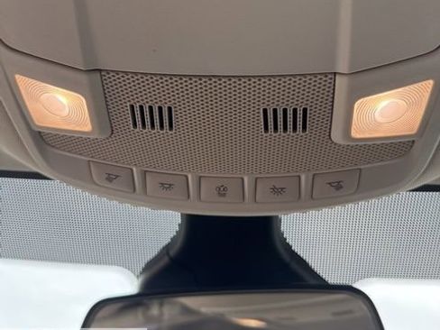 Used 2020 Ford Edge SE image 41