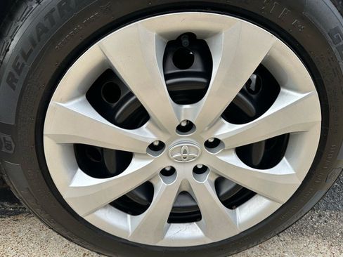 Used 2023 Toyota Corolla LE image 26