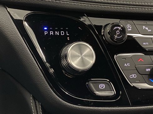 New 2026 Chrysler Pacifica Limited w/ S Appearance Package AWD/4WD image 23