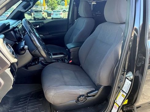 Used 2019 Toyota Tacoma TRD Off-Road image 18