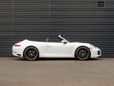 Certified 2017 Porsche 911 Carrera image 9