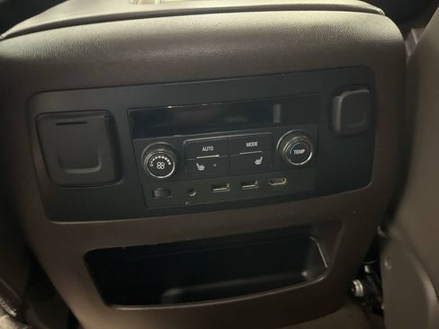 Used 2018 GMC Yukon Denali w/ Open Road Package AWD/4WD image 32