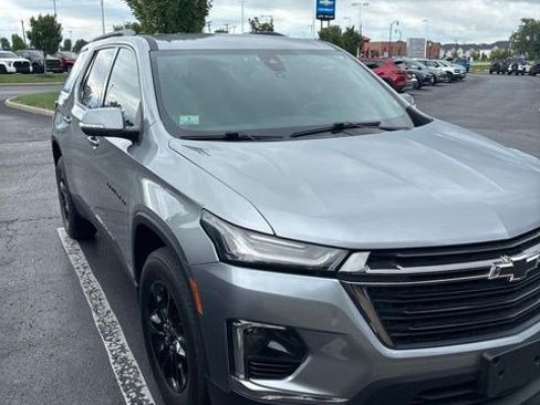 Used 2024 Chevrolet Traverse LT w/ Midnight/Sport Edition AWD/4WD image 3