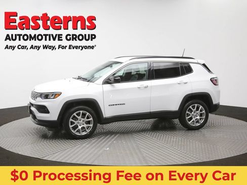Used 2022 Jeep Compass Latitude AWD/4WD image 56