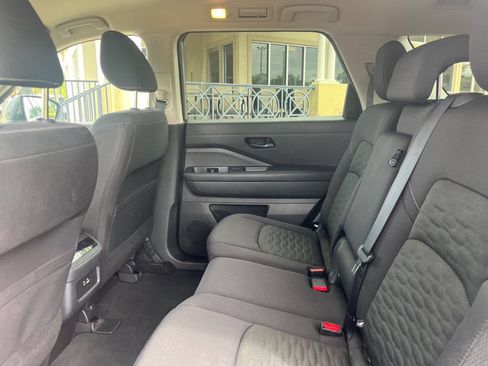 Used 2025 Nissan Pathfinder SV FWD image 3