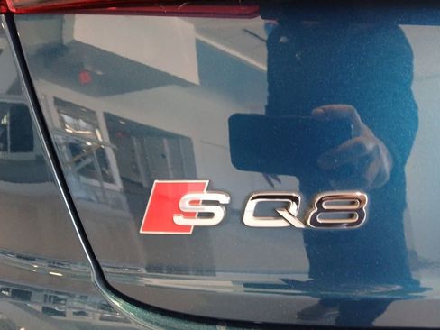 Used 2022 Audi SQ8 Prestige image 11