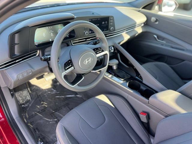 Used 2025 Hyundai Elantra Hybrid FWD image 13