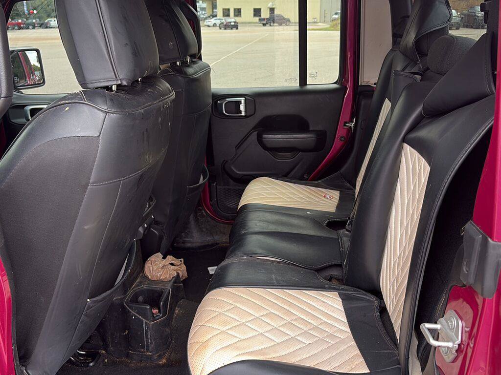 Used 2024 Jeep Gladiator Sport AWD/4WD image 6
