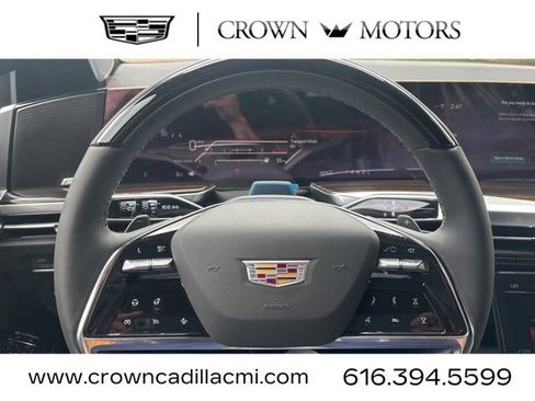 New 2026 Cadillac Escalade ESV Luxury w/ LPO, Radiant Package AWD/4WD image 15