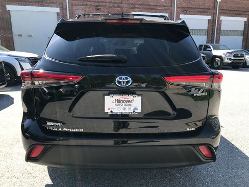 Used 2021 Toyota Highlander XLE image 7