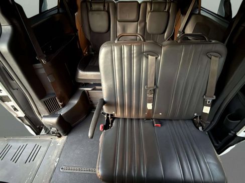 Used 2018 Dodge Grand Caravan SXT w/ Blacktop Package image 33