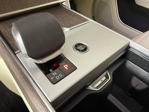 New 2025 Land Rover Range Rover SE image 23