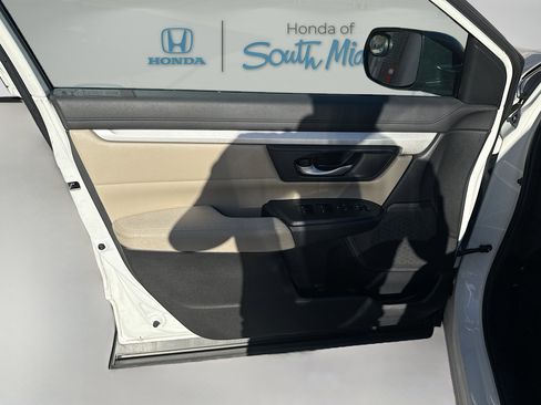 Used 2017 Honda CR-V LX image 19