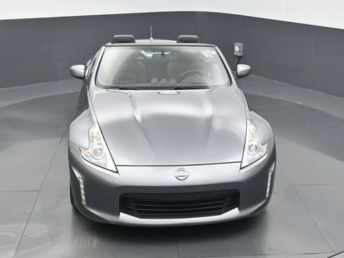 Used 2016 Nissan 370Z Roadster image 6