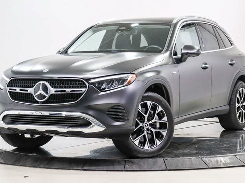 Used 2025 Mercedes-Benz GLC 350e 4MATIC image 1
